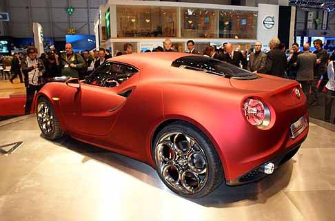 Alfa Romeo - il prototipo super sportivo del biscione 4C GTA